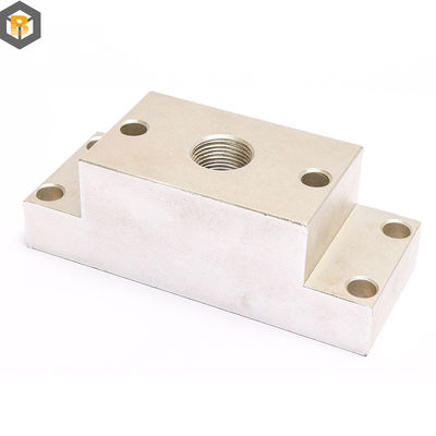 Op maat gemaakt door 2D/3D/tekening Aluminium CNC-bewerkingsonderdelen Onderdeel